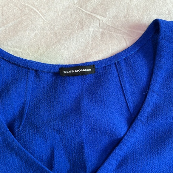 Club Monaco v neck tank in royal blue - Picture 2 of 5